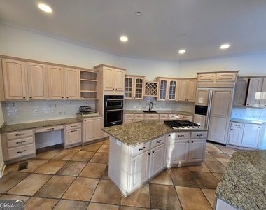 1256 Olde Lexington Road - Photo Thumbnail 5