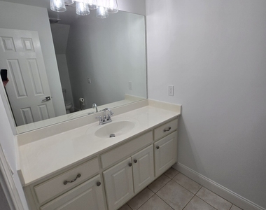 1256 Olde Lexington Road - Photo Thumbnail 21