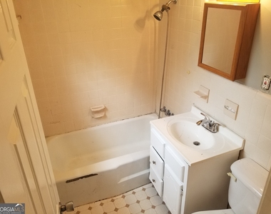 16 Rooney Road Sw - Photo Thumbnail 8