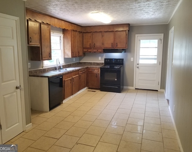 16 Rooney Road Sw - Photo Thumbnail 19