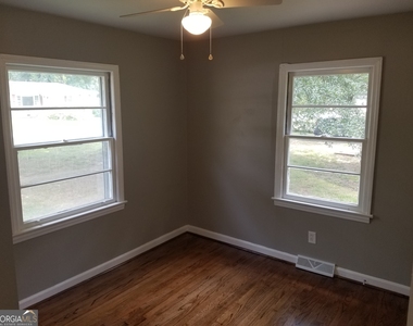 16 Rooney Road Sw - Photo Thumbnail 13
