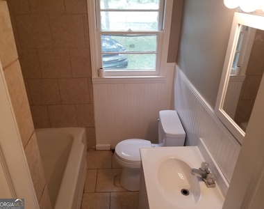 16 Rooney Road Sw - Photo Thumbnail 2