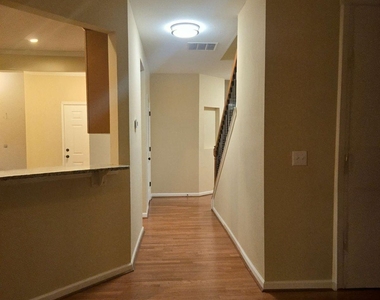 1356 Bexley Place Nw - Photo Thumbnail 4