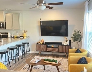 4680 Parkway Circle - Photo Thumbnail 3