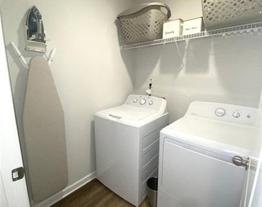 4680 Parkway Circle - Photo Thumbnail 17
