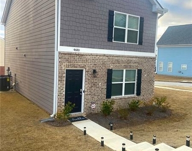 4680 Parkway Circle - Photo Thumbnail 1