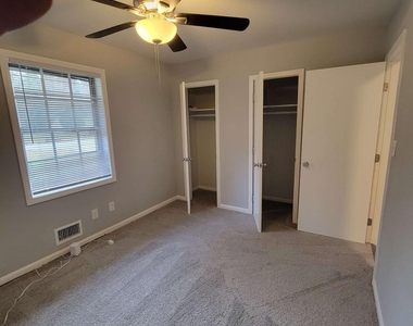 380 Glendale Road - Photo Thumbnail 13