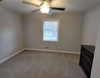 380 Glendale Road - Photo Thumbnail 10
