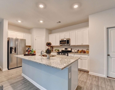 111 Horned Owl Avenue - Photo Thumbnail 13