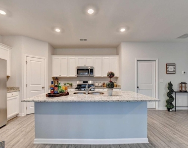111 Horned Owl Avenue - Photo Thumbnail 14