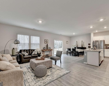 111 Horned Owl Avenue - Photo Thumbnail 4