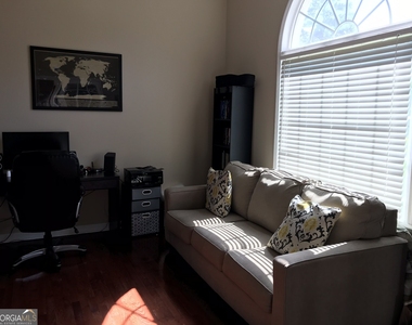 2017 Grove Park Court - Photo Thumbnail 7
