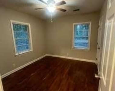 1840 Camellia Drive - Photo Thumbnail 6