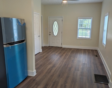 202 Marshall Street - Photo Thumbnail 4
