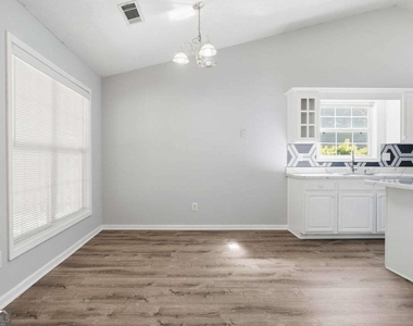 540 Sterling Hill Drive - Photo Thumbnail 9