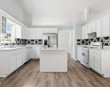 540 Sterling Hill Drive - Photo Thumbnail 11