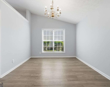 540 Sterling Hill Drive - Photo Thumbnail 7