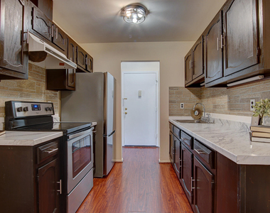 205 Covered Bridge Boulevard - Photo Thumbnail 10