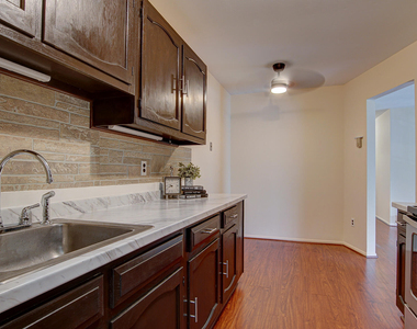 205 Covered Bridge Boulevard - Photo Thumbnail 14