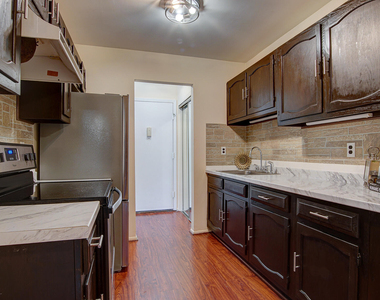 205 Covered Bridge Boulevard - Photo Thumbnail 13