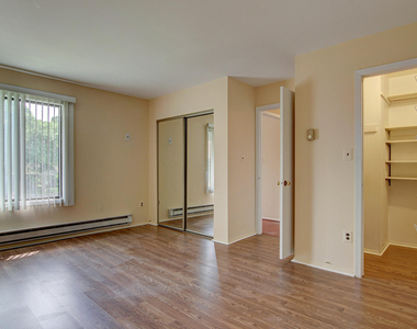 205 Covered Bridge Boulevard - Photo Thumbnail 24