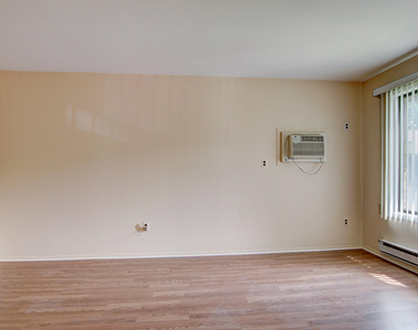 205 Covered Bridge Boulevard - Photo Thumbnail 25