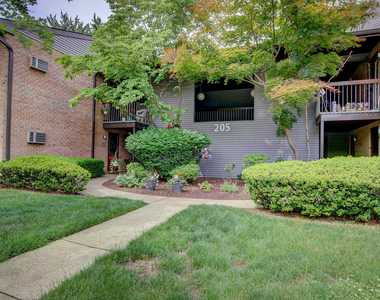 205 Covered Bridge Boulevard - Photo Thumbnail 3