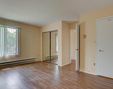 205 Covered Bridge Boulevard - Photo Thumbnail 21