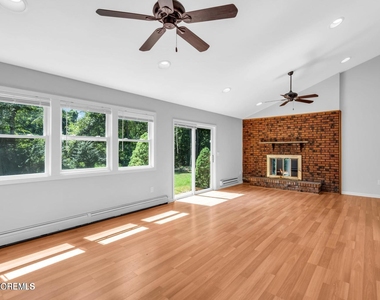 830 Brookside Drive - Photo Thumbnail 7