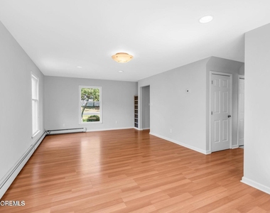 830 Brookside Drive - Photo Thumbnail 11
