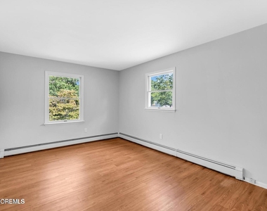 830 Brookside Drive - Photo Thumbnail 13