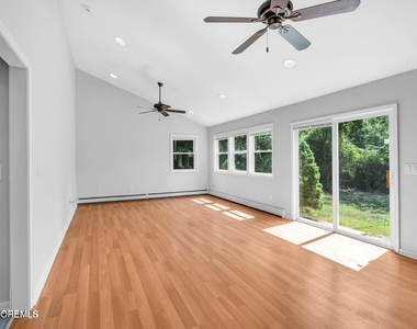 830 Brookside Drive - Photo Thumbnail 8