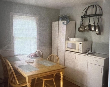30 Borden Street - Photo Thumbnail 8