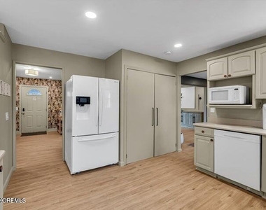 19 Fieldstone Lane - Photo Thumbnail 13