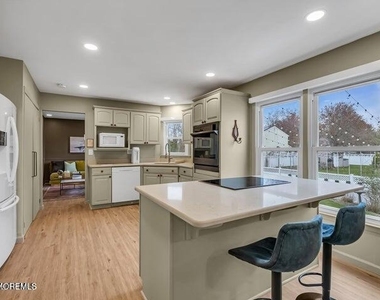 19 Fieldstone Lane - Photo Thumbnail 14