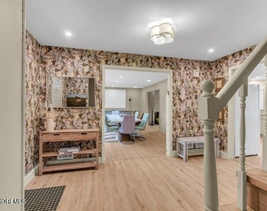 19 Fieldstone Lane - Photo Thumbnail 6