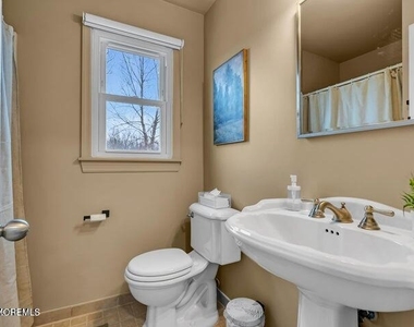 19 Fieldstone Lane - Photo Thumbnail 21