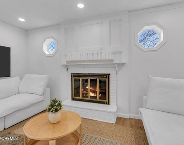 19 Fieldstone Lane - Photo Thumbnail 17