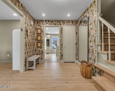 19 Fieldstone Lane - Photo Thumbnail 5