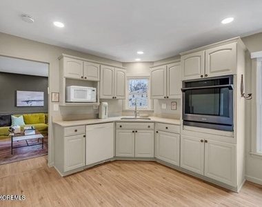 19 Fieldstone Lane - Photo Thumbnail 12