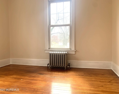 207 Woodbridge Avenue - Photo Thumbnail 13