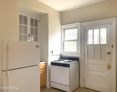 207 Woodbridge Avenue - Photo Thumbnail 5