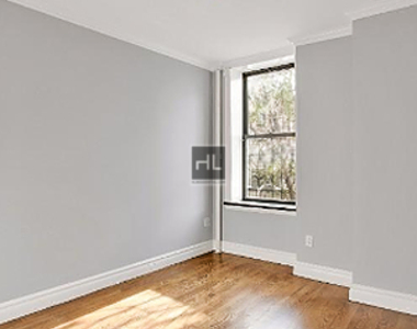 East 13th Street - Photo Thumbnail 3