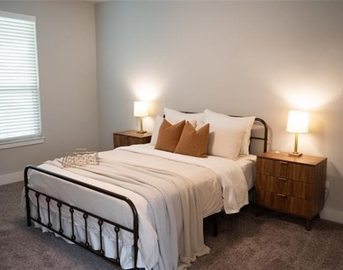 7909 Townsend Drive - Photo Thumbnail 9