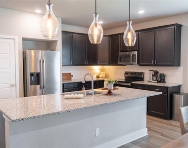 7909 Townsend Drive - Photo Thumbnail 6
