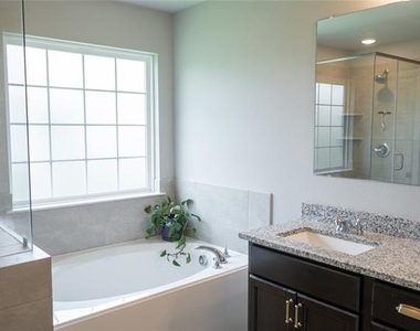 7909 Townsend Drive - Photo Thumbnail 12