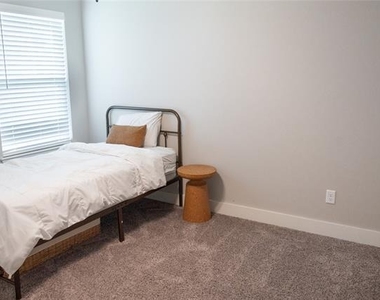 7909 Townsend Drive - Photo Thumbnail 16