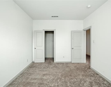 6441 Iron Horse Boulevard - Photo Thumbnail 19