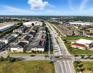 6441 Iron Horse Boulevard - Photo Thumbnail 24