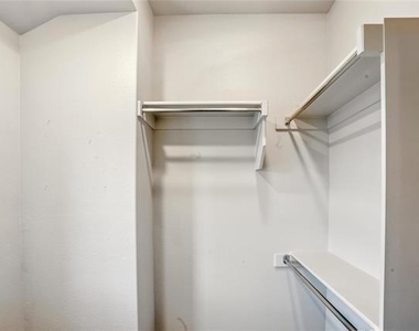 6441 Iron Horse Boulevard - Photo Thumbnail 16
